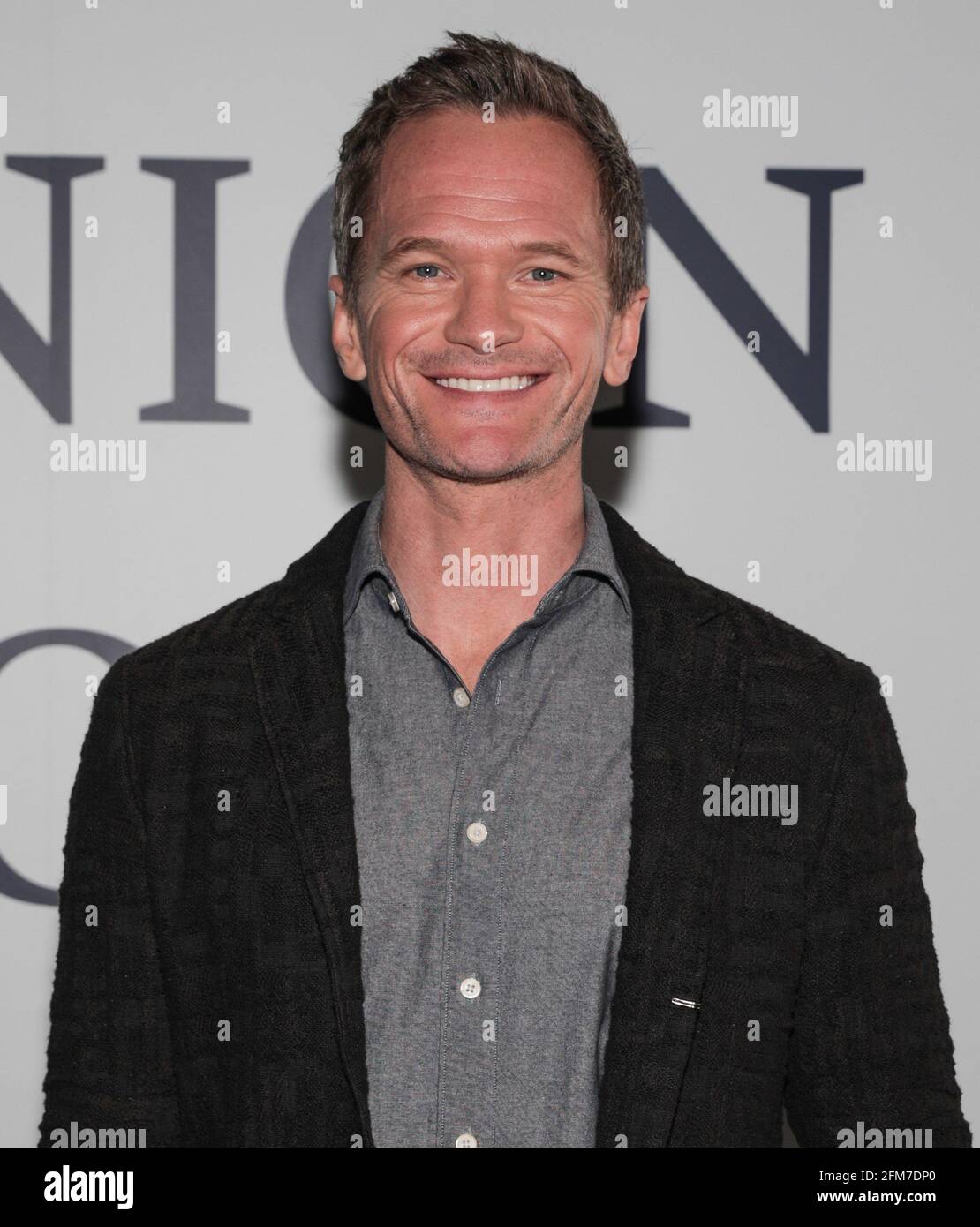 East Rutherford, NJ, États-Unis. 6 mai 2021. Neil Patrick Harris photo Call for CLEAR rassemble plus de 100 membres de la famille séparés pendant la COVID pour se réunir pour la première fois, MetLife Stadium, East Rutherford, NJ 6 mai 2021. Crédit : CJ Rivera/Everett Collection/Alay Live News Banque D'Images