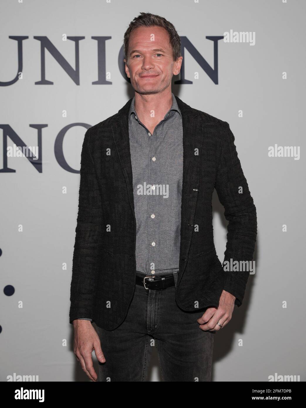East Rutherford, NJ, États-Unis. 6 mai 2021. Neil Patrick Harris photo Call for CLEAR rassemble plus de 100 membres de la famille séparés pendant la COVID pour se réunir pour la première fois, MetLife Stadium, East Rutherford, NJ 6 mai 2021. Crédit : CJ Rivera/Everett Collection/Alay Live News Banque D'Images