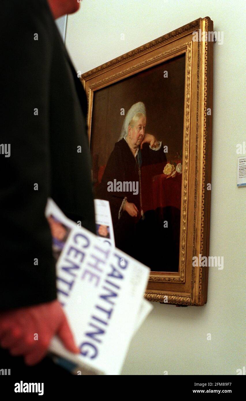 EXPOSITION PEINTURE DU SIÈCLE OCTOBRE 2000AT LA GALERIE NATIONALE DU PORTRAIT QUEEN VICTORIA 1900 PAR HEINRICH VON ANGELI Banque D'Images