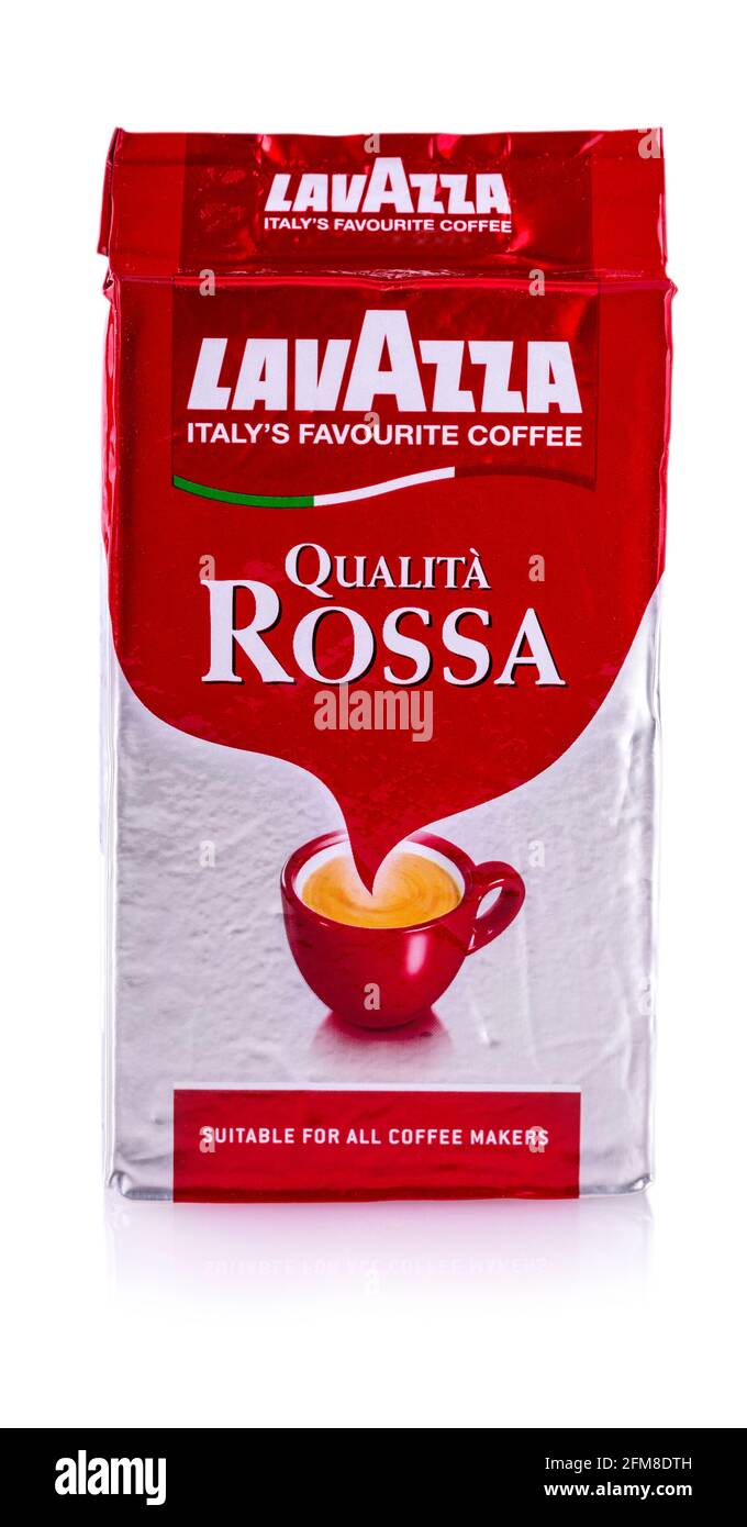 KAMTCHATKA, RUSSIE - 16 octobre 2016 : boîte de café de rossa moulu Lavazza. Lavazza est un fabricant italien de produits à base de café. Fondée à Turin en 1895 Banque D'Images
