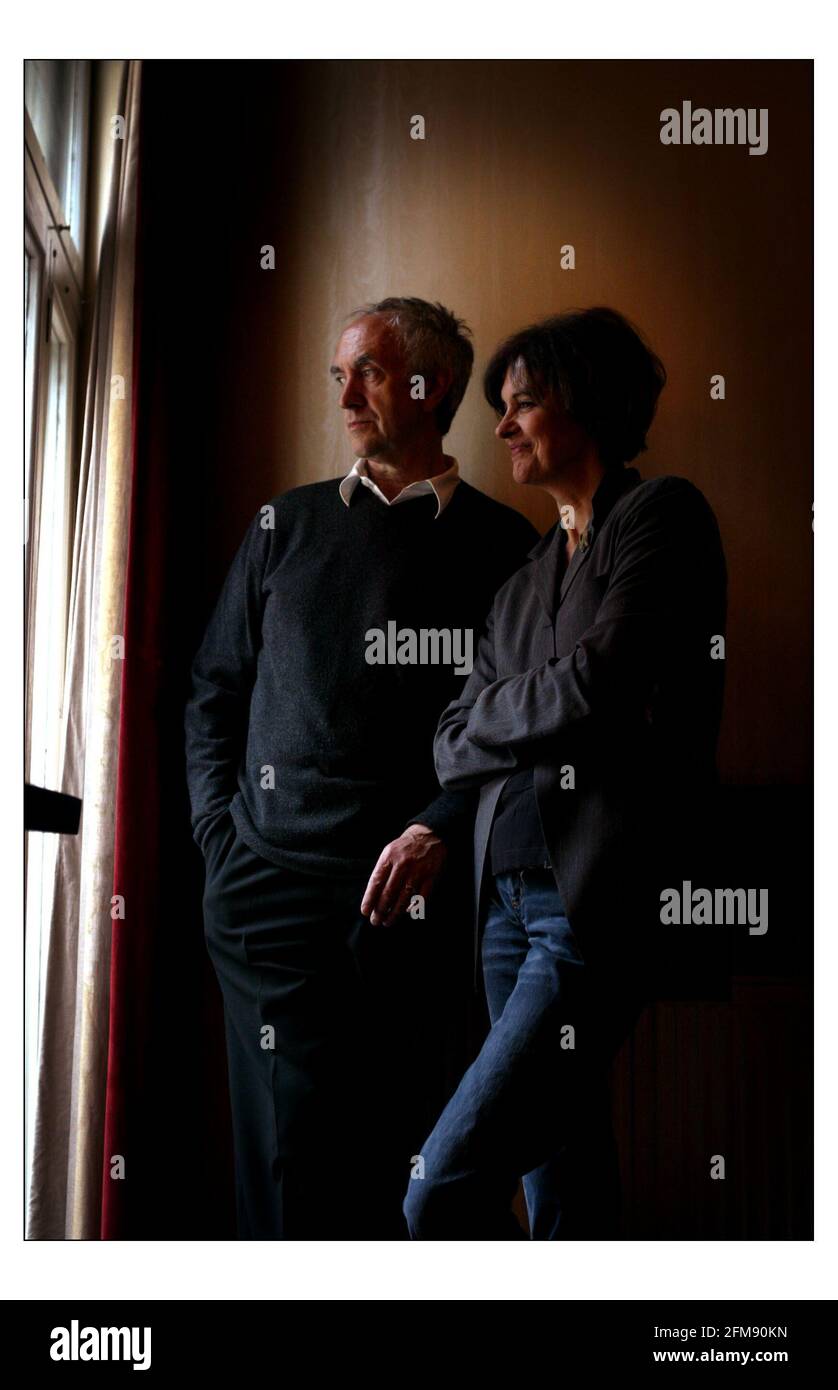 Jonathan Pryce et Kate Fahy photographiés au théâtre Apollo Dans London.pic David Sandison 5/4/2004 Banque D'Images