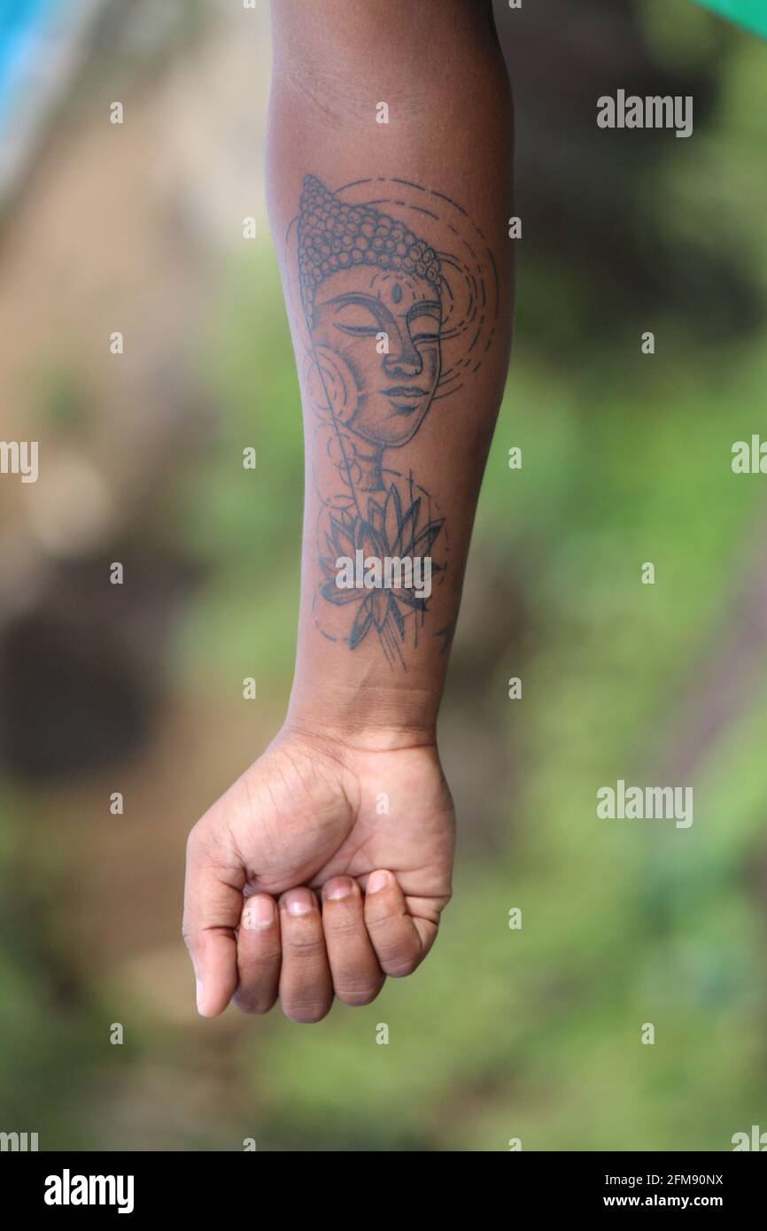 Buddha Tattoo Banque D Image Et Photos Alamy