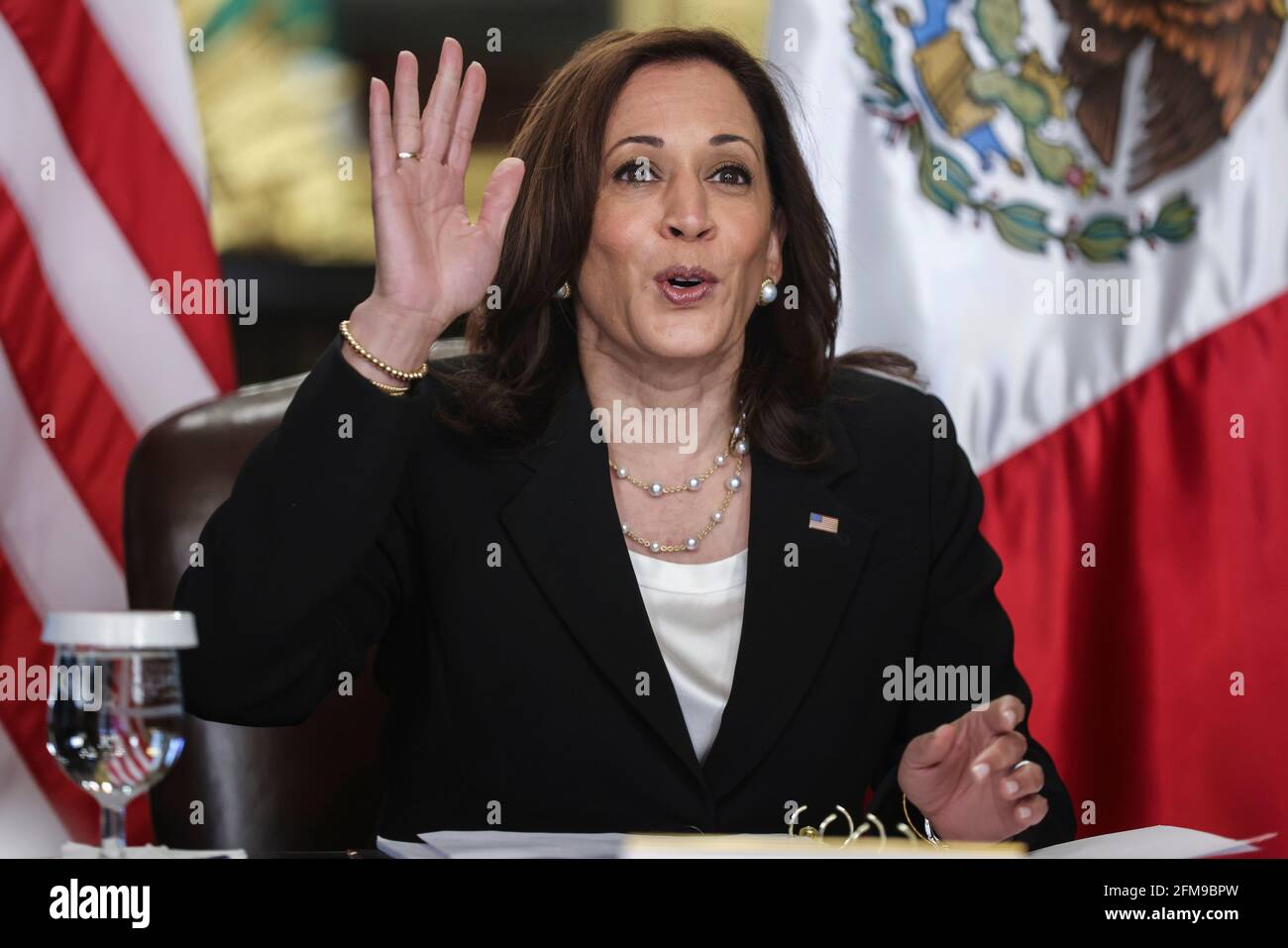 Le vice-président Kamala Harris parle lors d'une réunion bilatérale ...