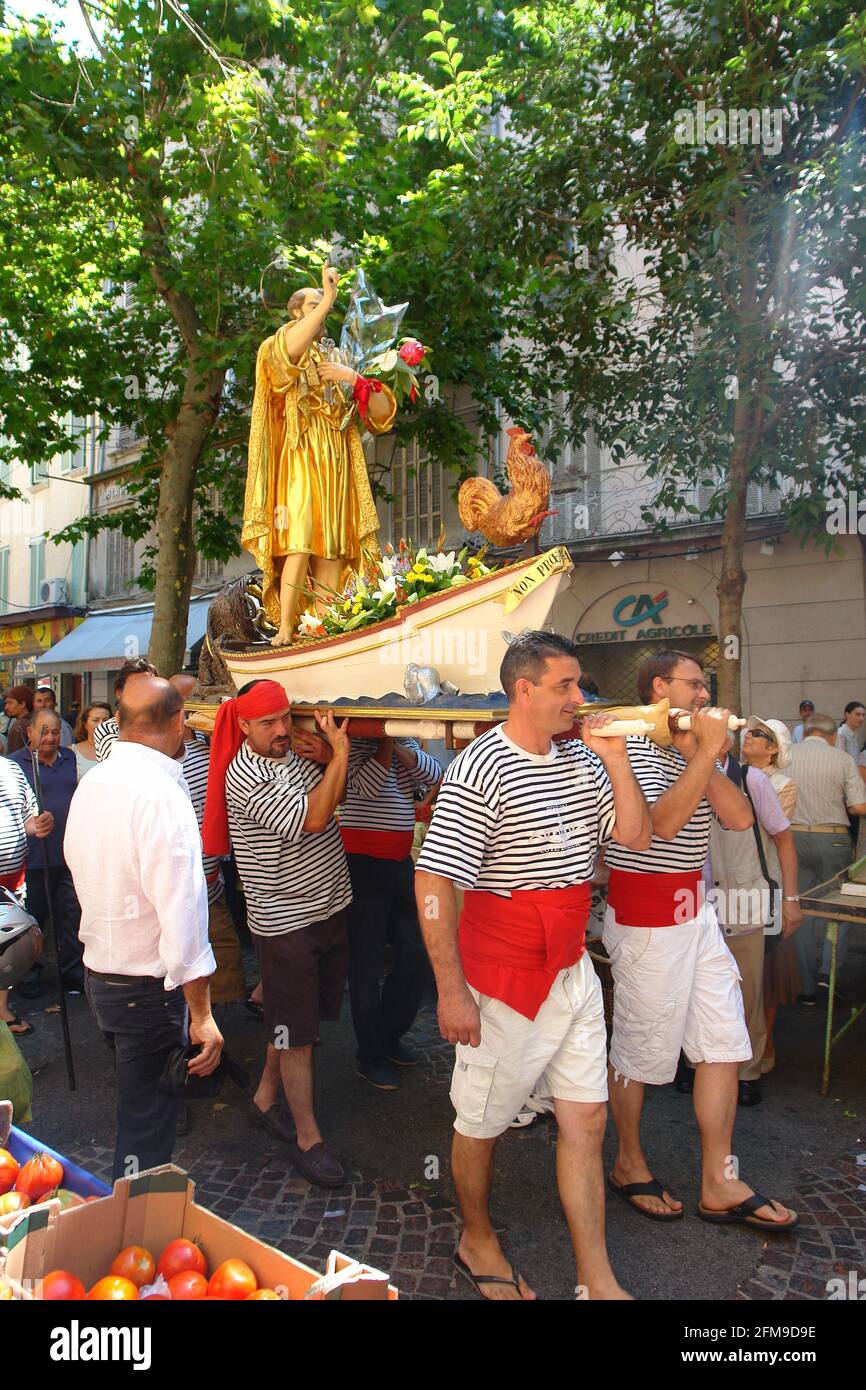 Procession au port pour la fête de Saint Pierre, Saint patron des pêcheurs Banque D'Images