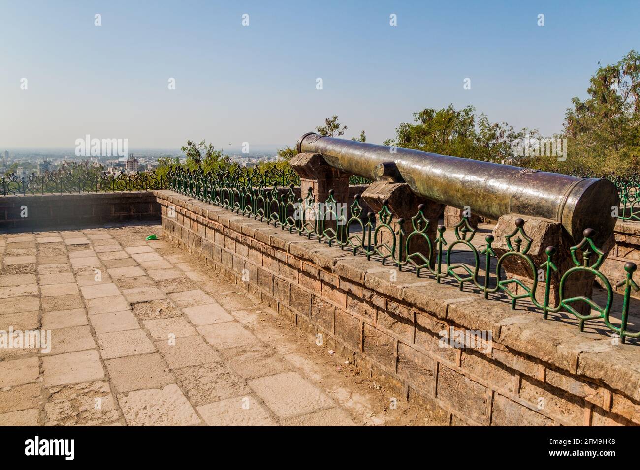 Cannon au fort d'Uparkot à Junagadh, État du Gujarat, Inde Banque D'Images