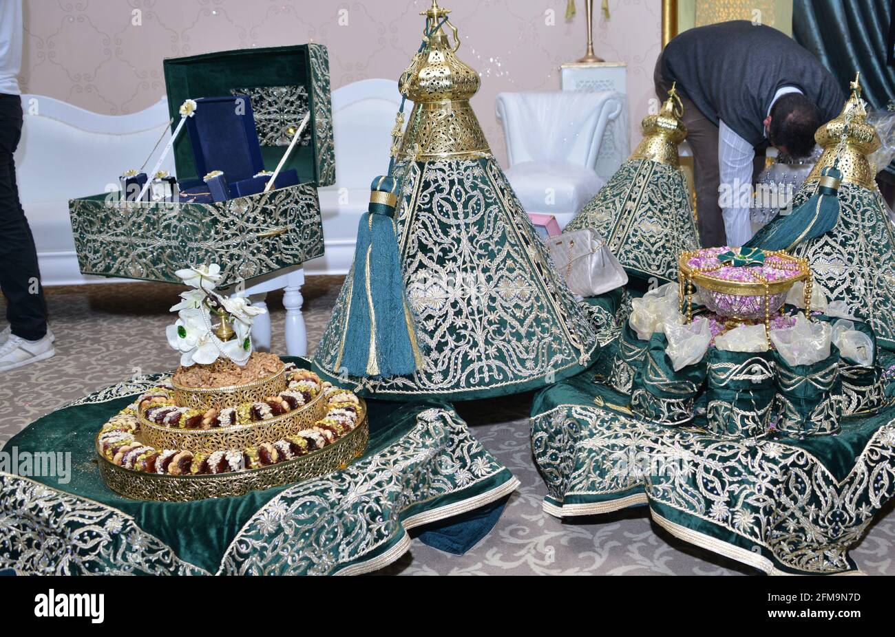 Mariage marocain. Un cadeau que le mari donne à sa femme le jour de son  mariage Photo Stock - Alamy