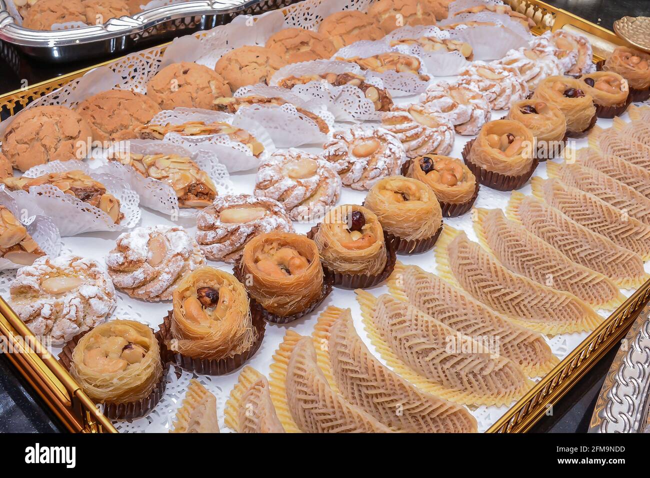 Variété de plats traditionnels marocains des bonbons. Maison de vacances. Events Banque D'Images