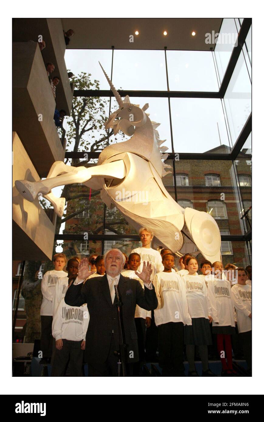 Sir Richard Attenborough ouvre le nouveau théâtre Unicorn sur Otoley st à Londonpic David Sandison 1/12/2005 Banque D'Images