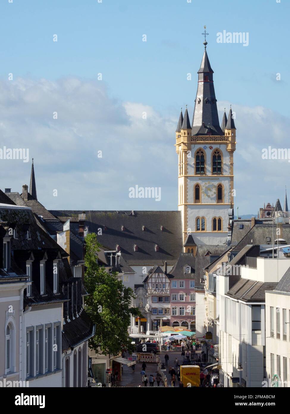 Vue sur Saint-Gangolf, Trèves, patrimoine mondial de l'UNESCO, Rhénanie-Palatinat, Allemagne Banque D'Images