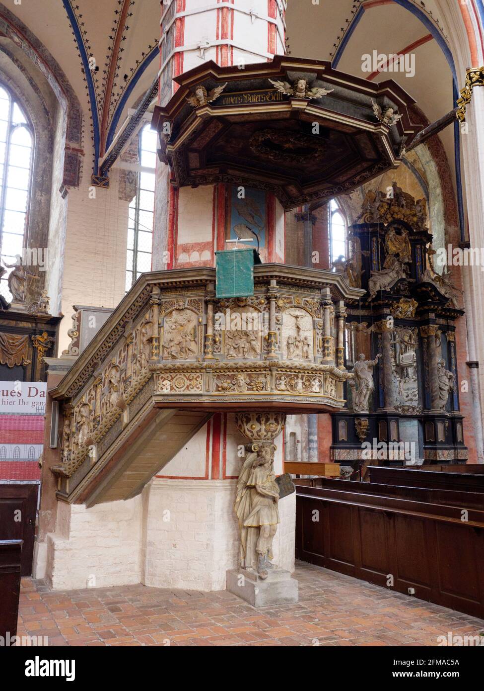 Église Nikolai, intérieur, chaire 1611, Stralsund, Mecklenburg-Poméranie occidentale, Allemagne Banque D'Images