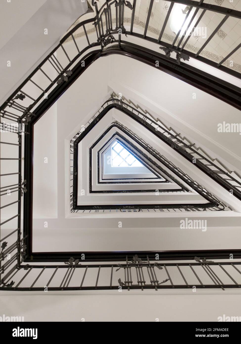 Körnerhaus, immeuble de bureaux et de commerces dans le quartier Neustadt de Hambourg, construit en 1904-05 selon les plans de Hermann Kaune, Staircase, Körnerhaus dans Poststrasse, Art Nouveau, Hambourg, Allemagne Banque D'Images