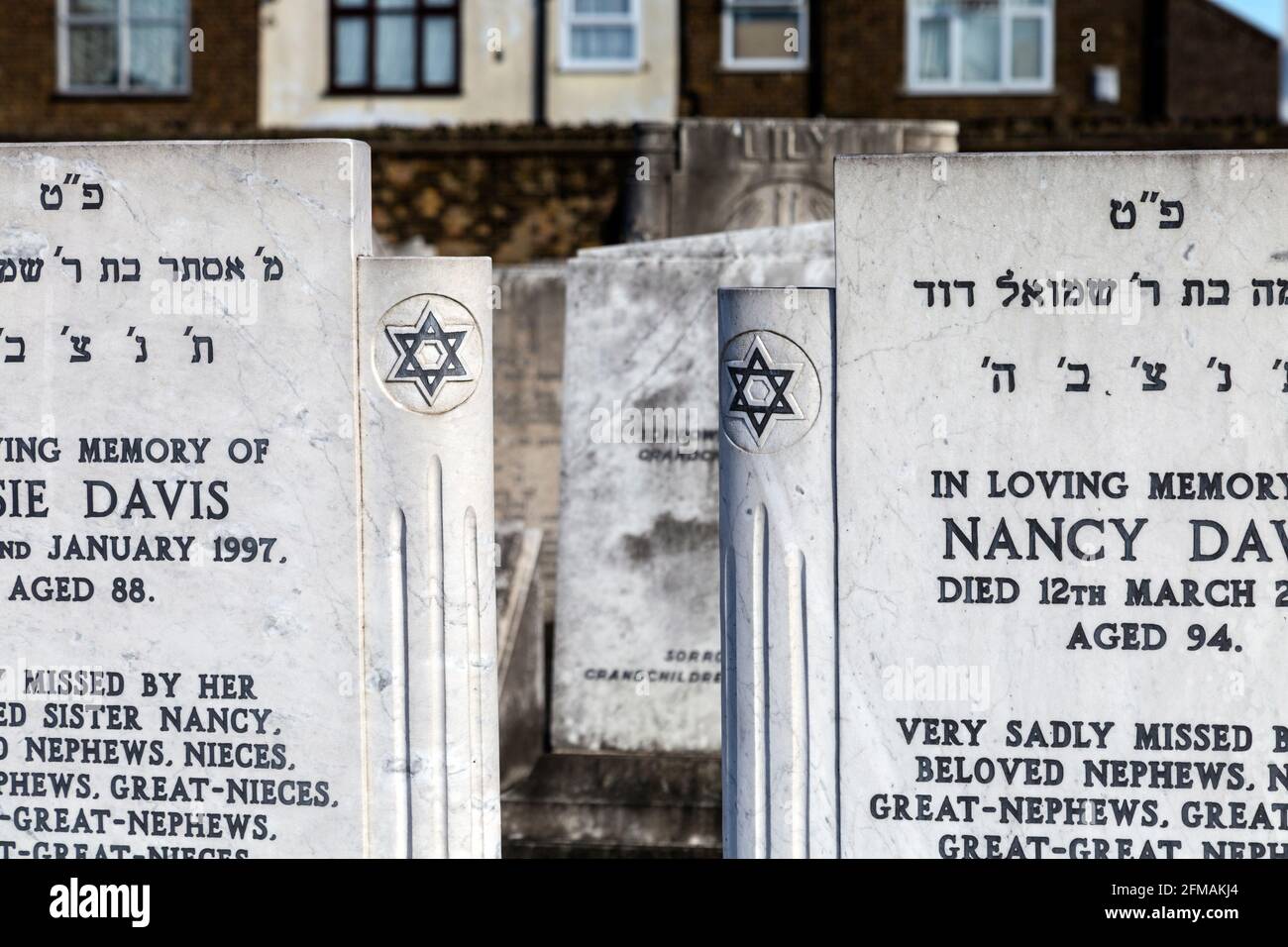 Tombes avec Star of David au cimetière juif de East Ham, East Ham, Londres, Royaume-Uni Banque D'Images