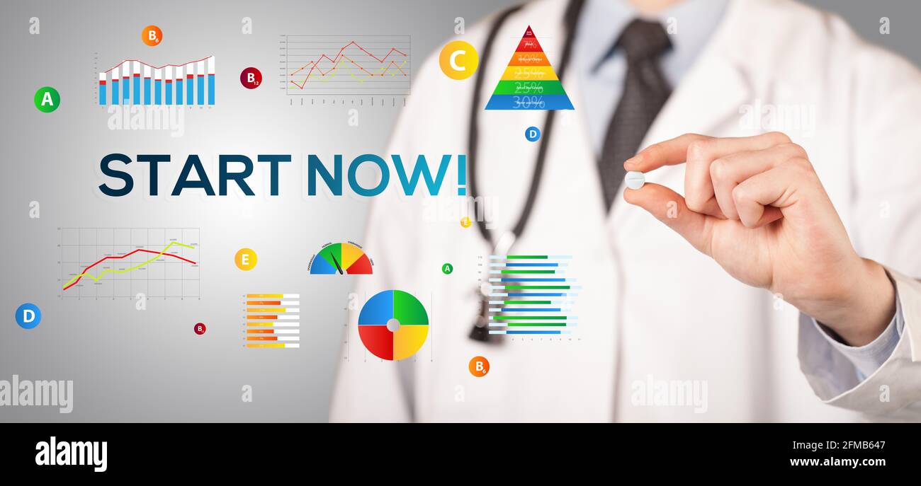 Nutritionniste vous donnant un concept de pilule Banque D'Images