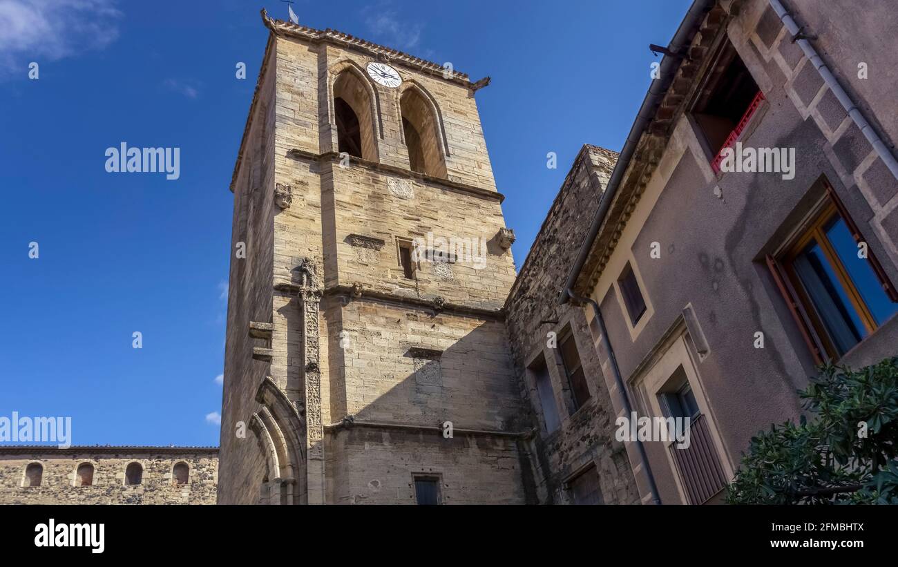 Clocher de l'abbaye Saint Thibéry. Érigé en 1509 dans le style Renaissance. Monument historique. Banque D'Images