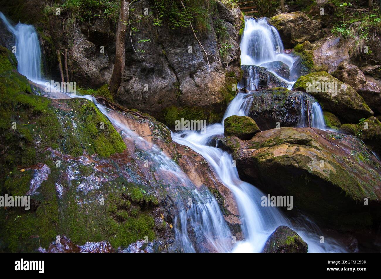 Série de belles vues sur les cascades de Myra Falls avec des pierres de mousse en Basse-Autriche (Myrafälle Wasserfälle, Niederösterreich), Autriche. Banque D'Images