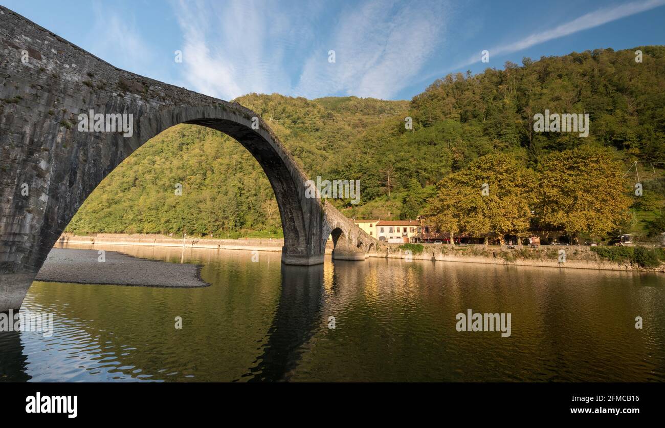 Le pont Devils ou Ponte della Maddalena au-dessus de la rivière Serchio. Bongo une ville de Mozzani en Toscane, Italie Banque D'Images