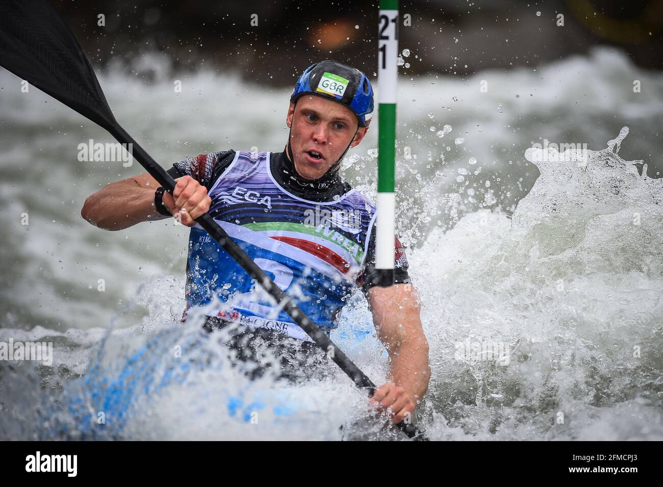 Ivrea, Turin, Italie. 8 mai 2021. Championnat d'Europe de canoë-slalom 2021 de l'ECA (et qualification olympique). Dans l'image Joseph CLARKE (GBR). Damiano Benedetto/ Alamy Live News Banque D'Images