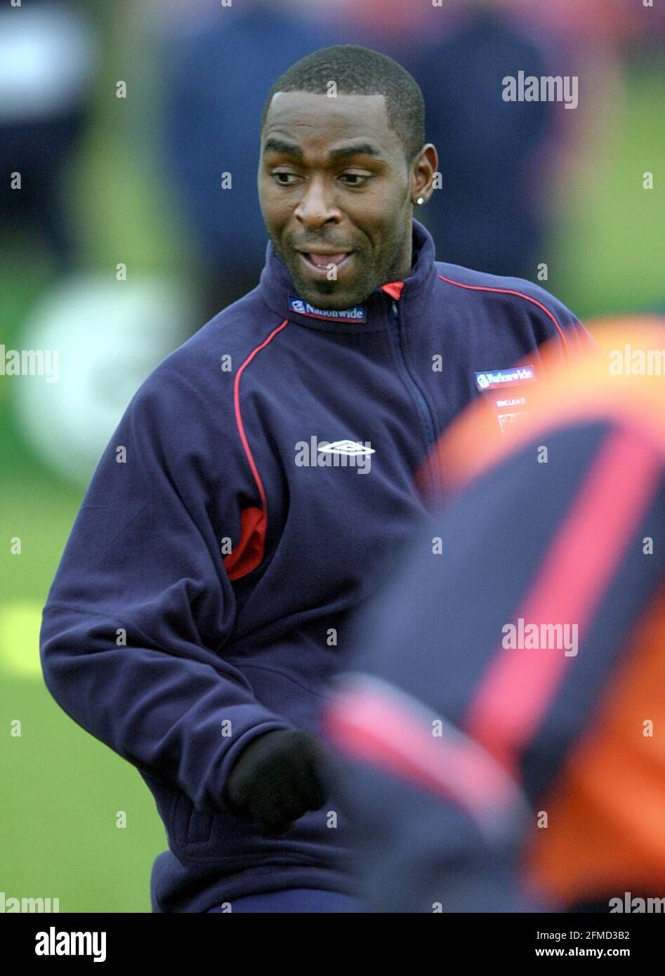 Andy Cole Mars 2001 joueur de football d'Angleterre photographié pendant l'Angleterre Session de formation au terrain de formation Wrexham FC Banque D'Images