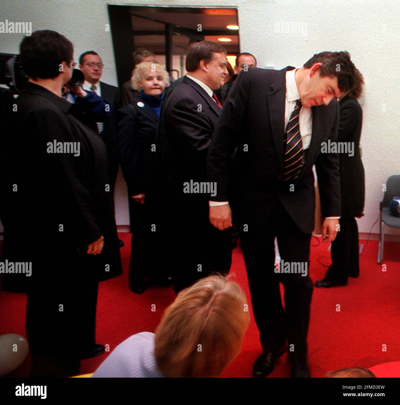 GORDON BROWN ET JOHN PRESCOTT OCTOBRE 2000 VISITE DE LA BIBLIOTHÈQUE LORS D'UNE VISITE À PECKHAM Banque D'Images