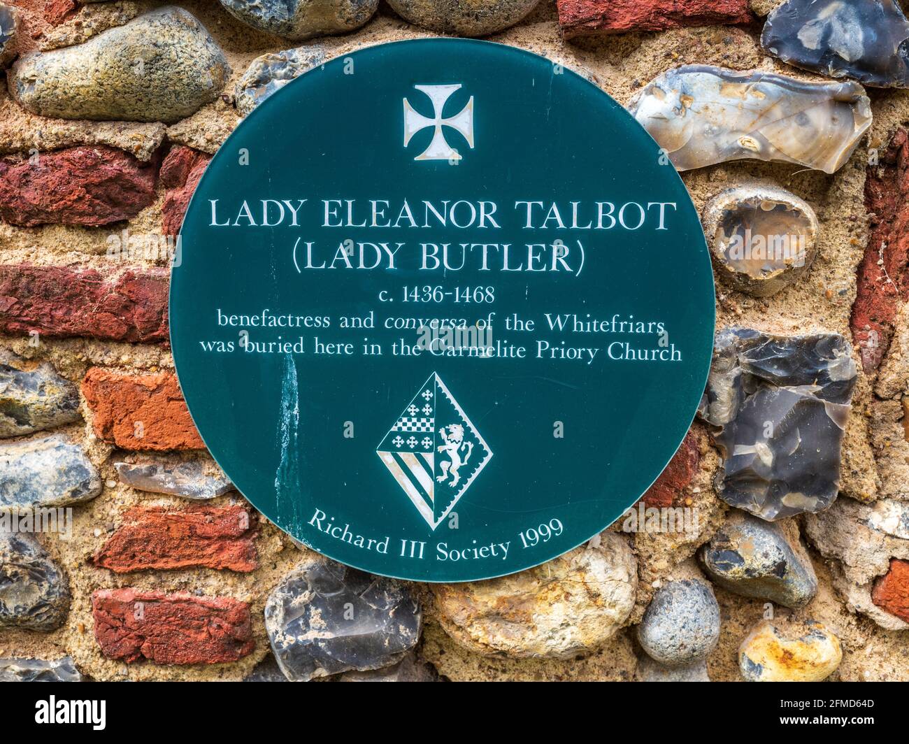 Plaque commémorative Lady Eleanor Talbot ou Lady Butler (1436-1468) aux vestiges de la maison d'Anchorite, au monastère de Whitefriars, à Norwich, où elle a été enterrée. Banque D'Images