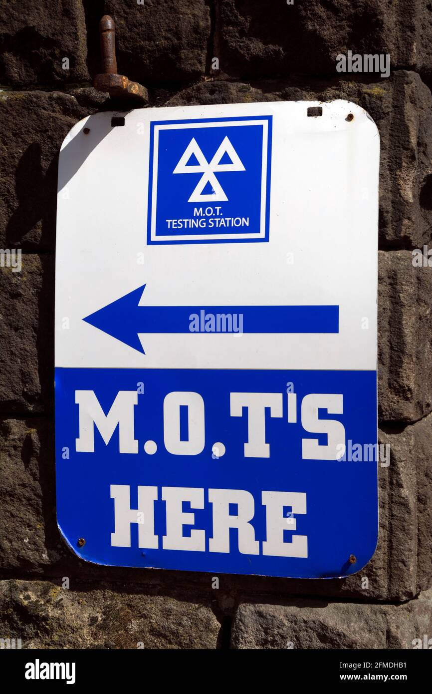 Utilisation incorrecte d'une apostrophe sur le signe M.O.T., Royaume-Uni Banque D'Images