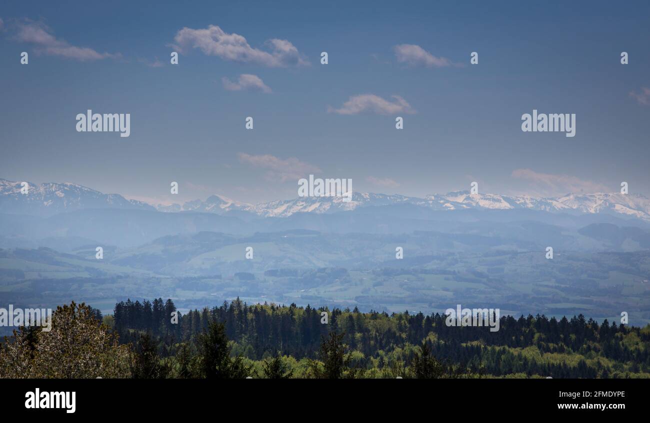 Vue du Waldviertel aux montagnes des alpes, Autriche Banque D'Images