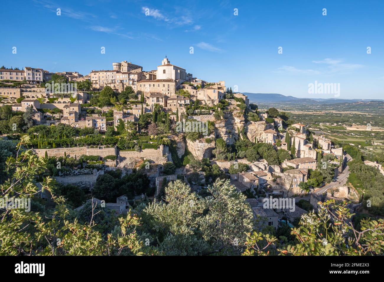 Gordes, France - 5 juillet 2020 : Gordes est un village pittoresque du Vaucluse, à proximité d'Avignon Banque D'Images