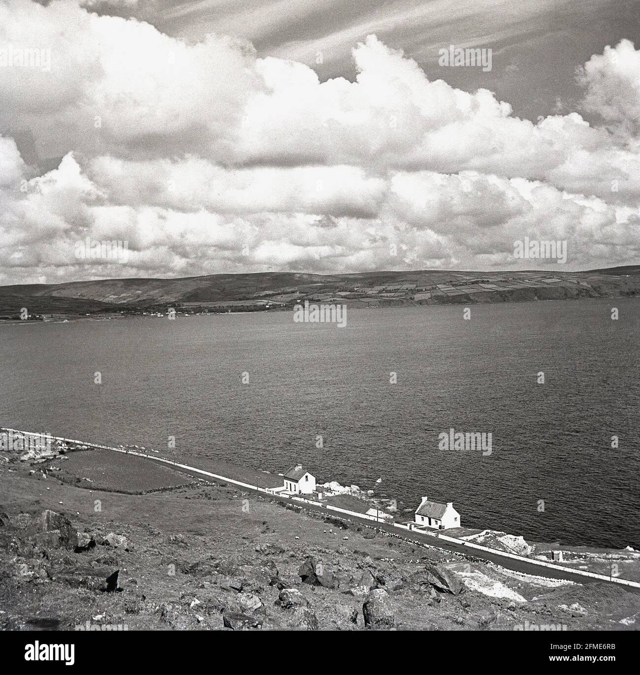 Années 1950, historique, vue sur la côte d'Antrim, Irlande du Nord. Banque D'Images