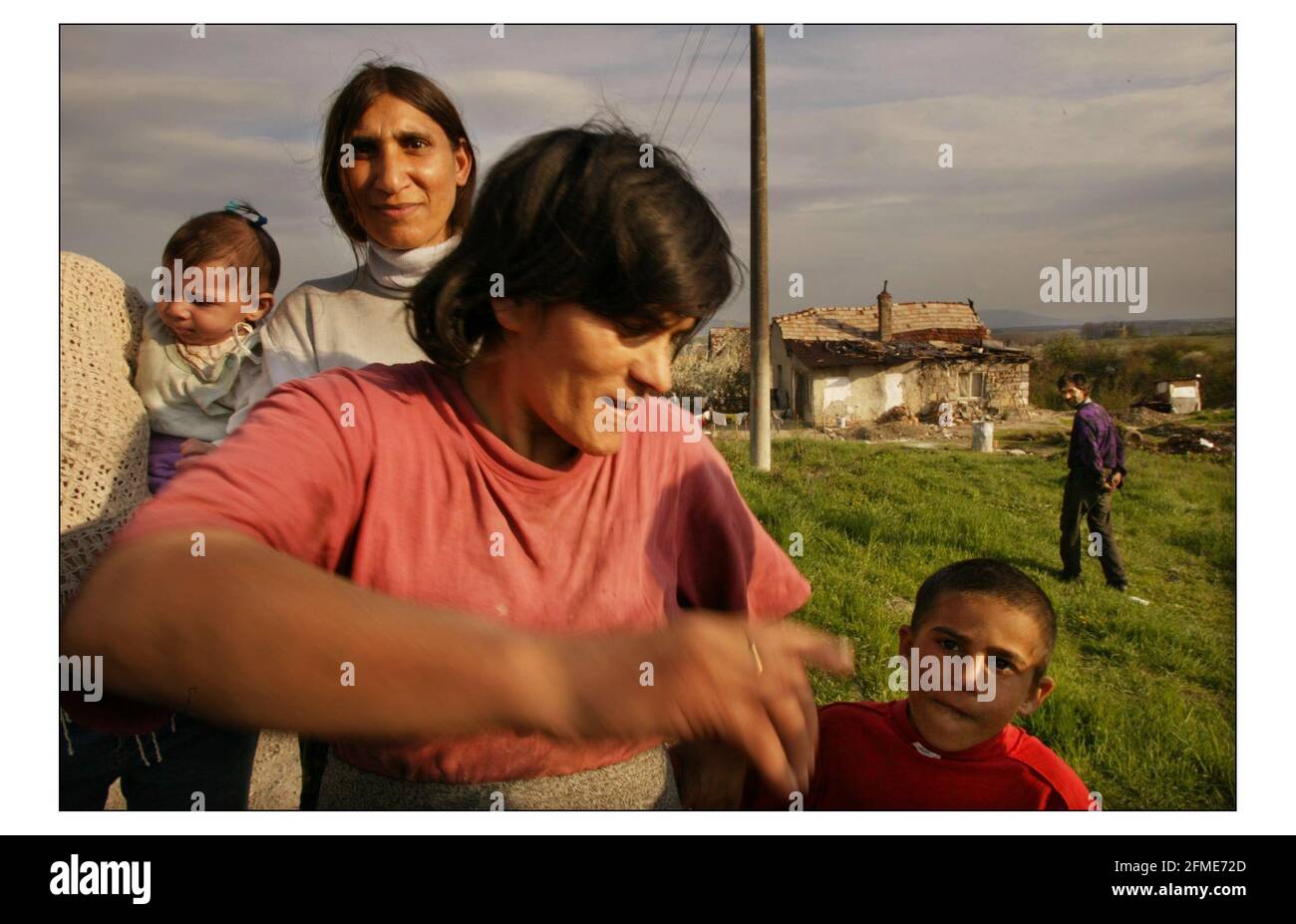 La communauté gitsey (ROM) à Kecerovce une ville près de la ville de Kosice dans l'est de la Slovaquie. La Slovaquie rejoint l'UE le 1er mai 2004.photo David Sandison 28/4/2004 Banque D'Images