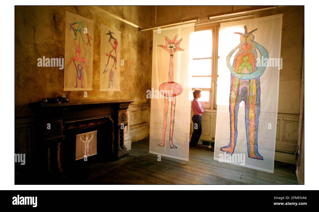 L'été au Midland Grand 2003......21st et 22 exposition Junean d'art et de design dans le fantastique bâtiment néo-gothique classé de catégorie 1. Inner World par l'artiste textile Mariana Szulman dans le pic david Sandison Banque D'Images