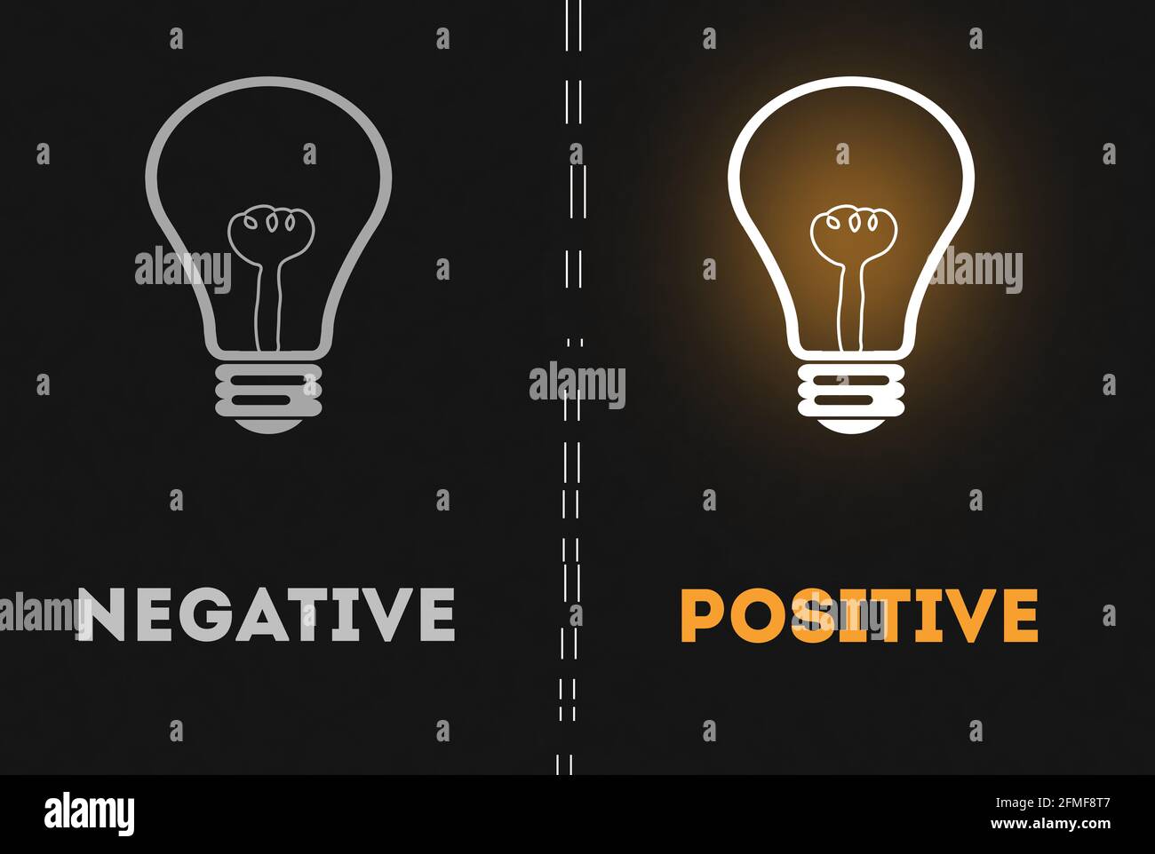 Réflexion négative vs réflexion positive concept d'ampoule de lumière. Fond sombre Banque D'Images