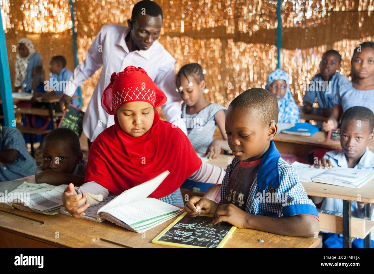 Enfants à l'école au Niger, Afrique de l'Ouest Banque D'Images