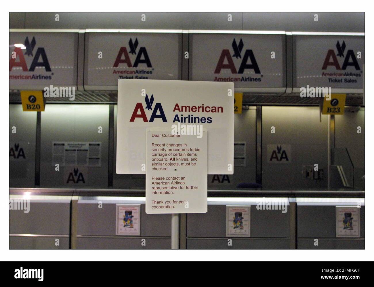 Heathrow après qu'un avion d'American Airlines s'est écrasé à New York.pic David Sandison 12/11/2001 Banque D'Images