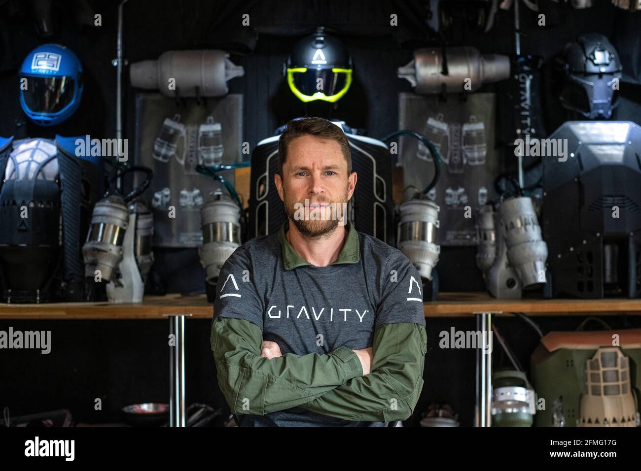 Richard Browning, fondateur de Gravity Industries, inventeur d'une combinaison à jet contrôlée par le corps. Photographié dans son atelier à la maison dans le Wiltshire. Banque D'Images