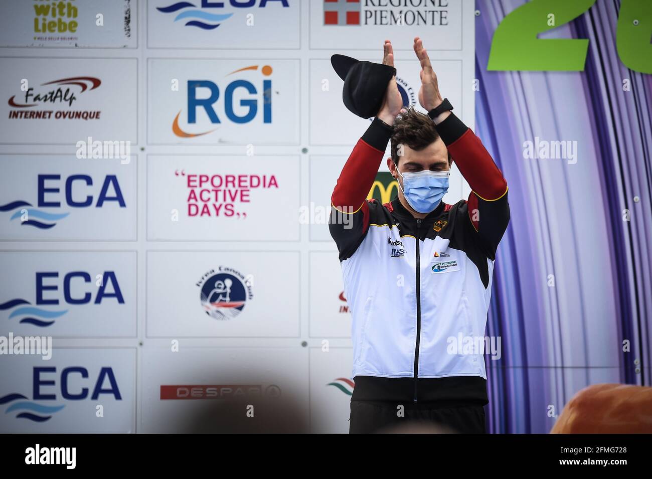 Ivrea, Turin, Italie. 9 mai 2021. Championnat d'Europe de canoë-slalom 2021 de l'ECA (et qualification olympique). Dans la photo 1 Sideris TASIADIS (GER) C1M. Damiano Benedetto/ Alamy Live News Banque D'Images