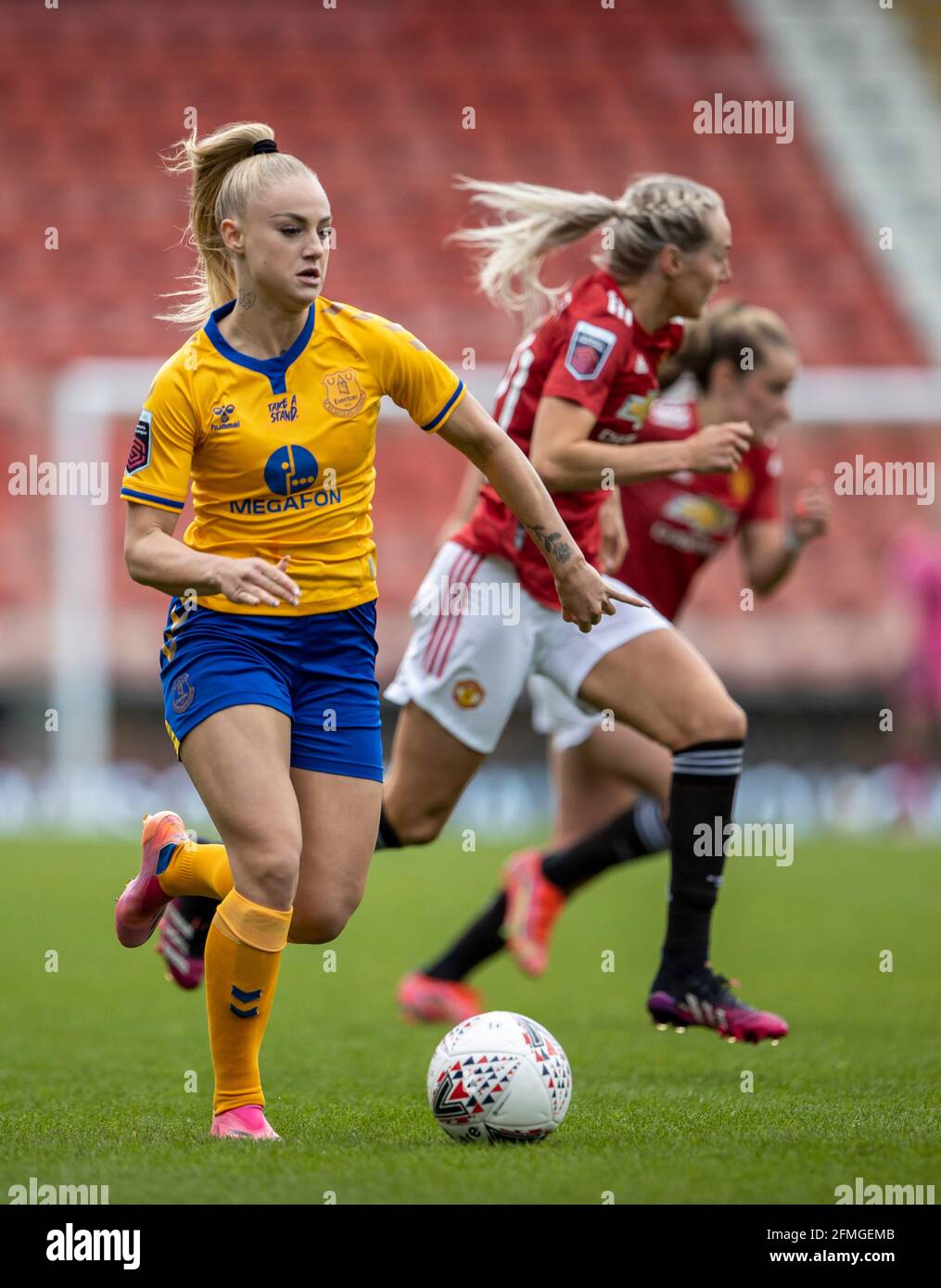 Leigh Sports Village, Lancashire, Royaume-Uni. 9 mai 2021. Féminine's English Super League, Manchester United Women versus Everton Women; Alisha Lehmann of Everton Women avance sur le ballon Credit: Action plus Sports/Alay Live News Banque D'Images