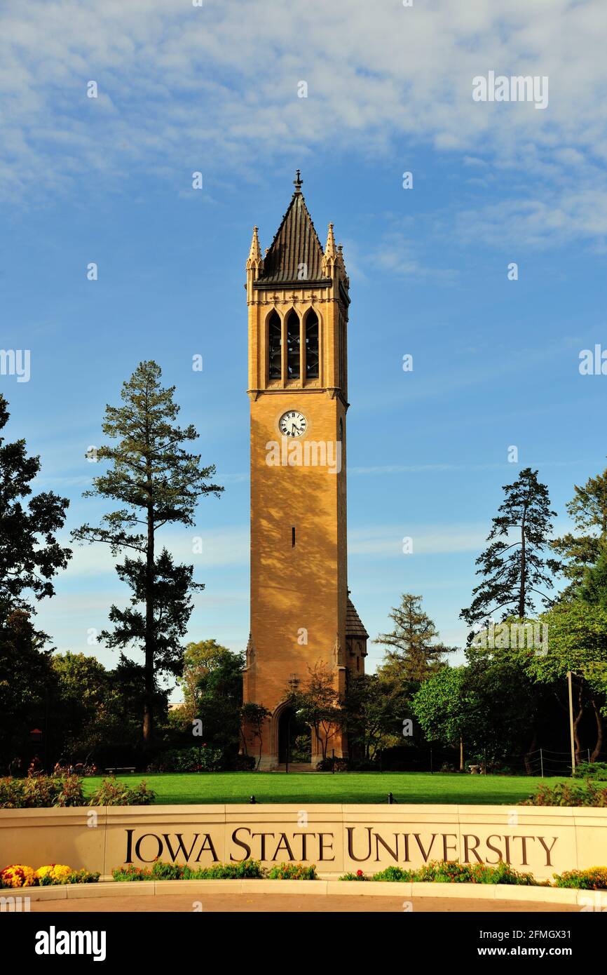 Ames, Iowa, États-Unis. Le Stanton Memorial Carillon de l'université d'État de l'Iowa est un site d'intérêt du campus. Banque D'Images