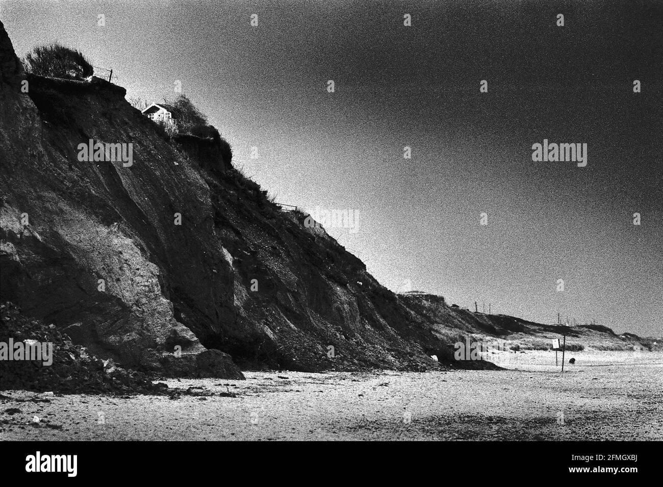 Falaises d'érosion de la mer Great Yarmonth Cliffs à californie Great yarmonth Qui ont corrodé en raison de l'érosion de la base de mer Banque D'Images