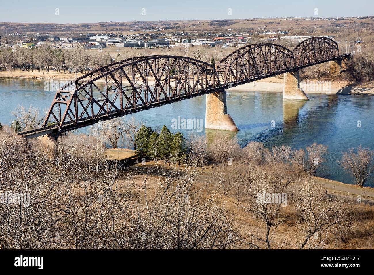 L'infrastructure historique du pont ferroviaire du Pacifique Nord en 1882 est maintenant le pont ferroviaire BNSF au-dessus de la rivière Missouri entre Bismarck et Mandan, dans le Dakota du Nord Banque D'Images