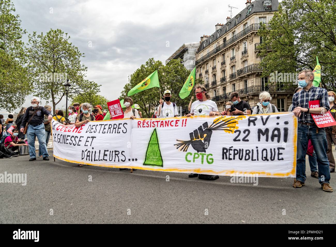 Paris, France. 9 mai 2021. Marche pour une véritable loi climatique pour une société plus juste, écologique, unie et démocratique à Paris, France. Banque D'Images
