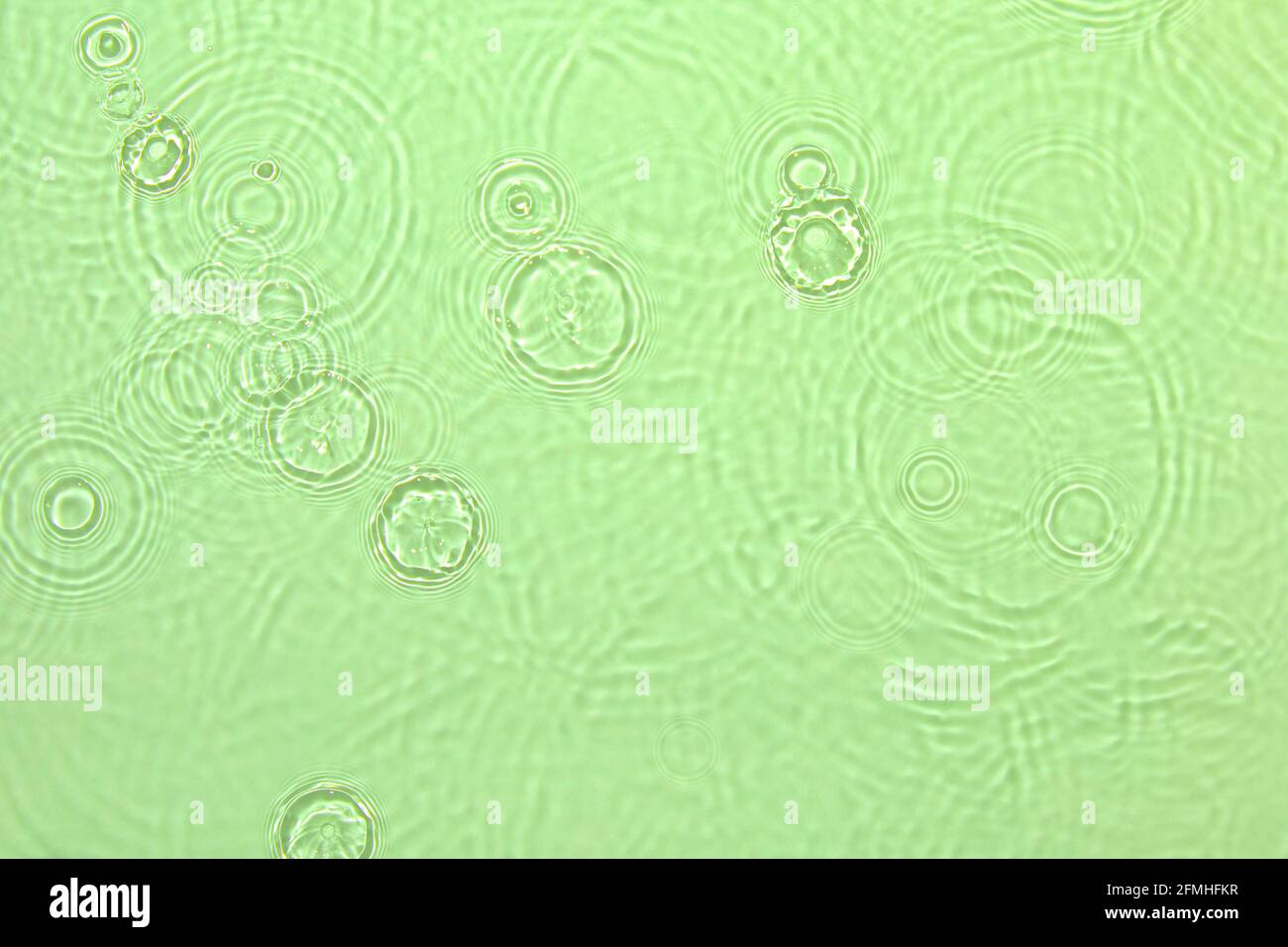 vert transparent eau surface texture été fond Banque D'Images