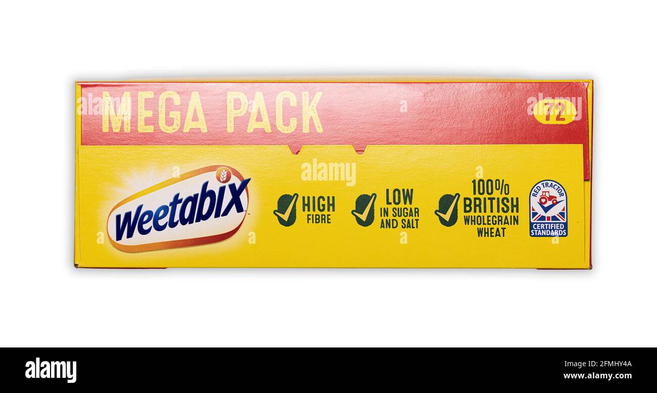 MEGA Pack de 72 céréales Weetabix petit déjeuner sur fond blanc. Banque D'Images