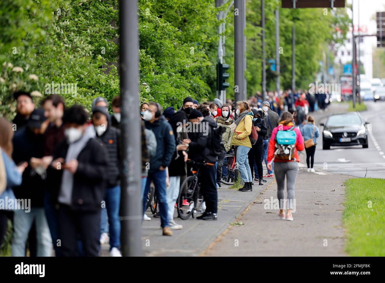 Cologne, Allemagne. 08 mai 2021. Dans la mosquée de la Ditib d'Ehrenfeld, les habitants de Cologne peuvent se faire vacciner contre le coronavirus le week-end. Les doses du vaccin sont disponibles auprès d'AstraZeneca et de Johnson & Johnson. Cologne, 8 mai 2021 | usage dans le monde crédit: dpa/Alay Live News Banque D'Images