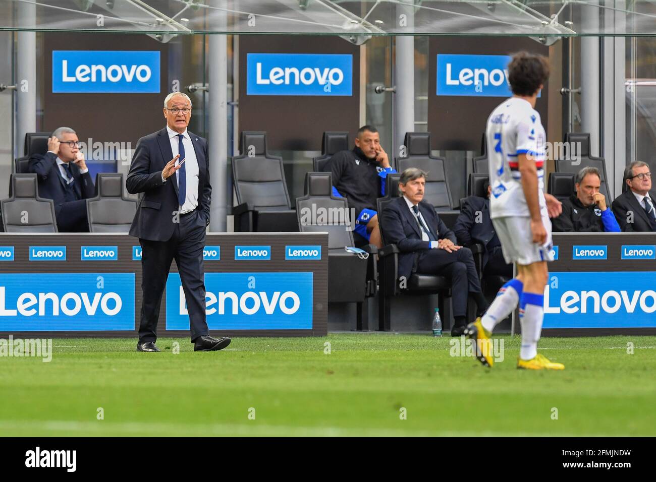 Milan, Italie. 08 mai 2021. L'entraîneur-chef Claudio Ranieri de Sampdoria a vu dans la série UN match entre Inter et Sampdoria à Giuseppe Meazza à Milan. (Crédit photo: Gonzales photo - Tommaso Fimiano). Banque D'Images