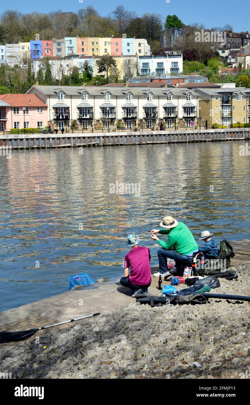 pêche familiale dans la région rédéveloppée de bristol angleterre Banque D'Images