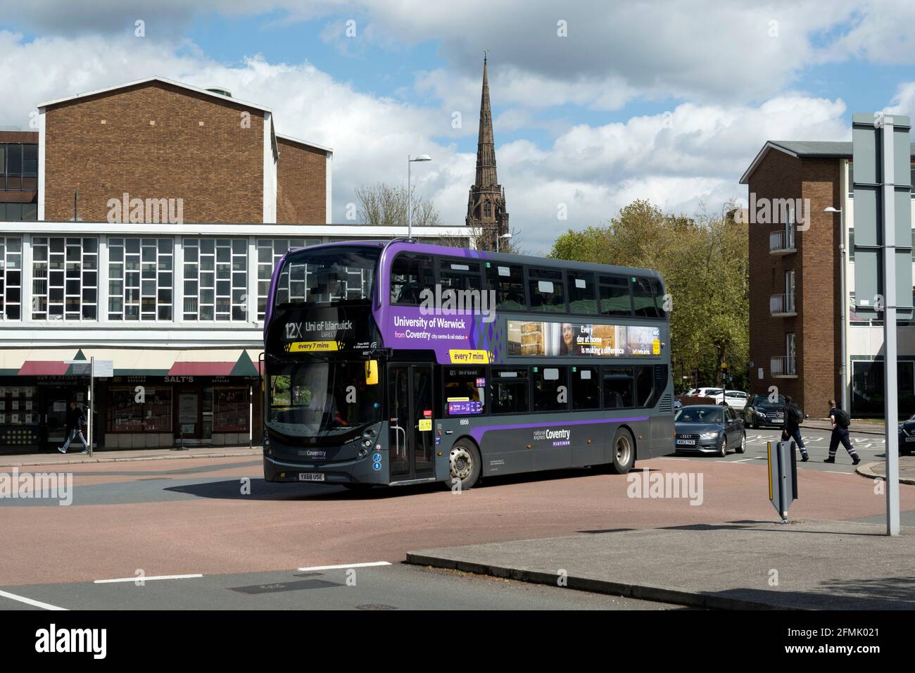 Bus National Express West Midlands à New Union Street, Coventry, West Midlands, Angleterre, Royaume-Uni Banque D'Images