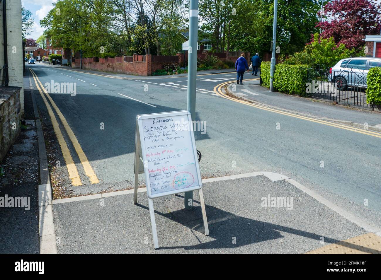 07.05.21 Moss Bank, St Helens, Merseyside, Royaume-Uni. Panneau blanc indiquant Slimming World à Rainford près de St Helens à Merseyside Banque D'Images