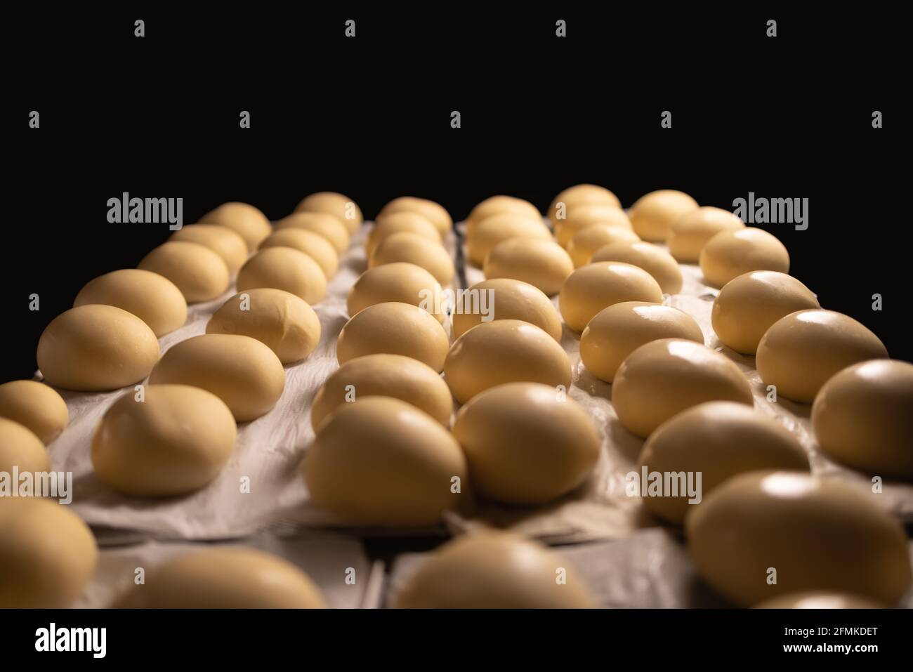 Petits pains dans une vue panoramique, pâte molle dans la boulangerie Banque D'Images