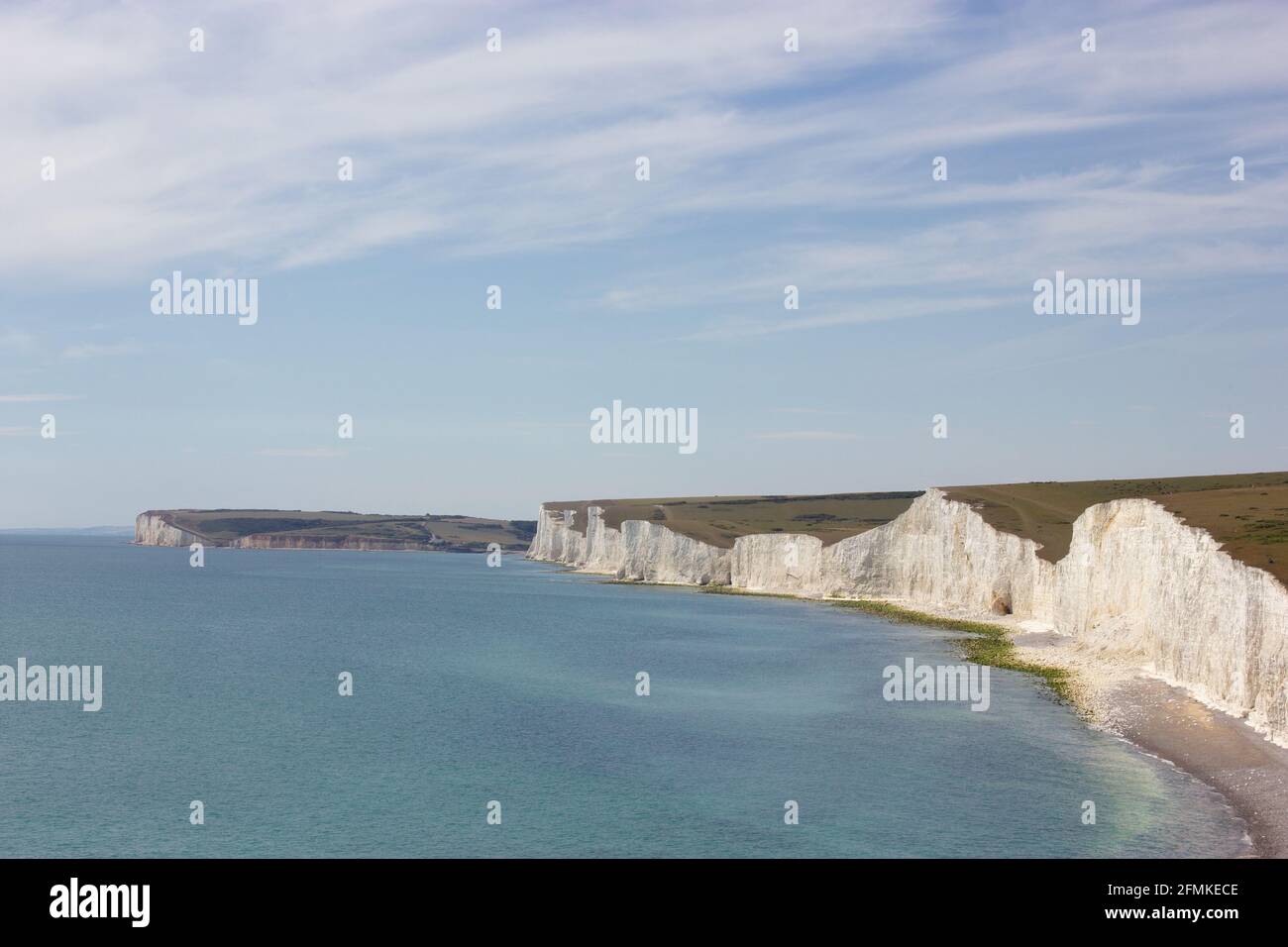 Sept Sœurs sur la côte sud de l'Angleterre capturées de Birling Gap par une journée ensoleillée. Banque D'Images