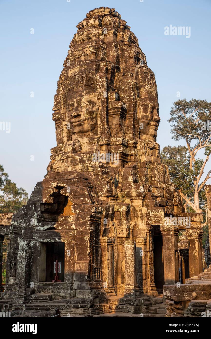 Tour face, Temple Bayon, Angkor Thom, Parc archéologique d'Angkor, Siem Reap, Cambodge Banque D'Images